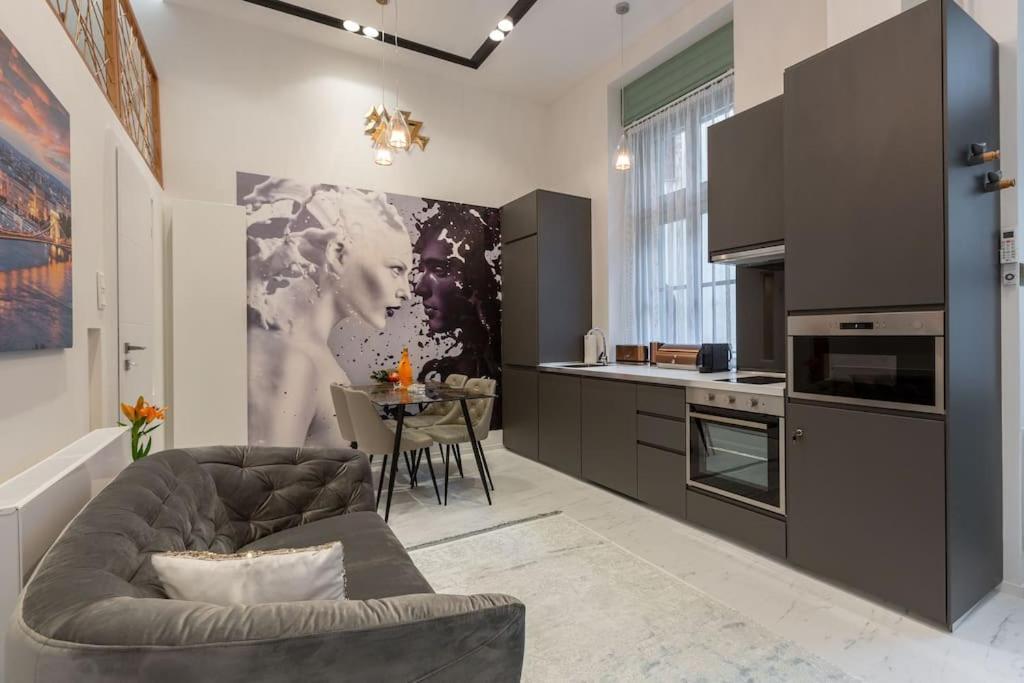 Premium By Hi5-king Street's Luxury Appartamento Budapest